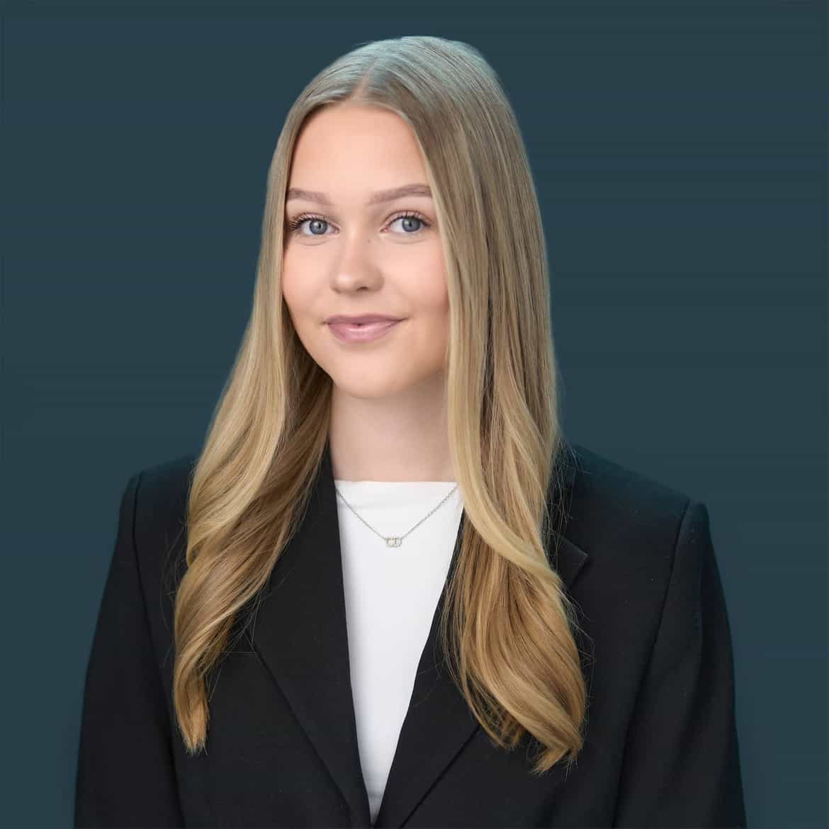 Portrettbilde av Josefine Skjønnhaug