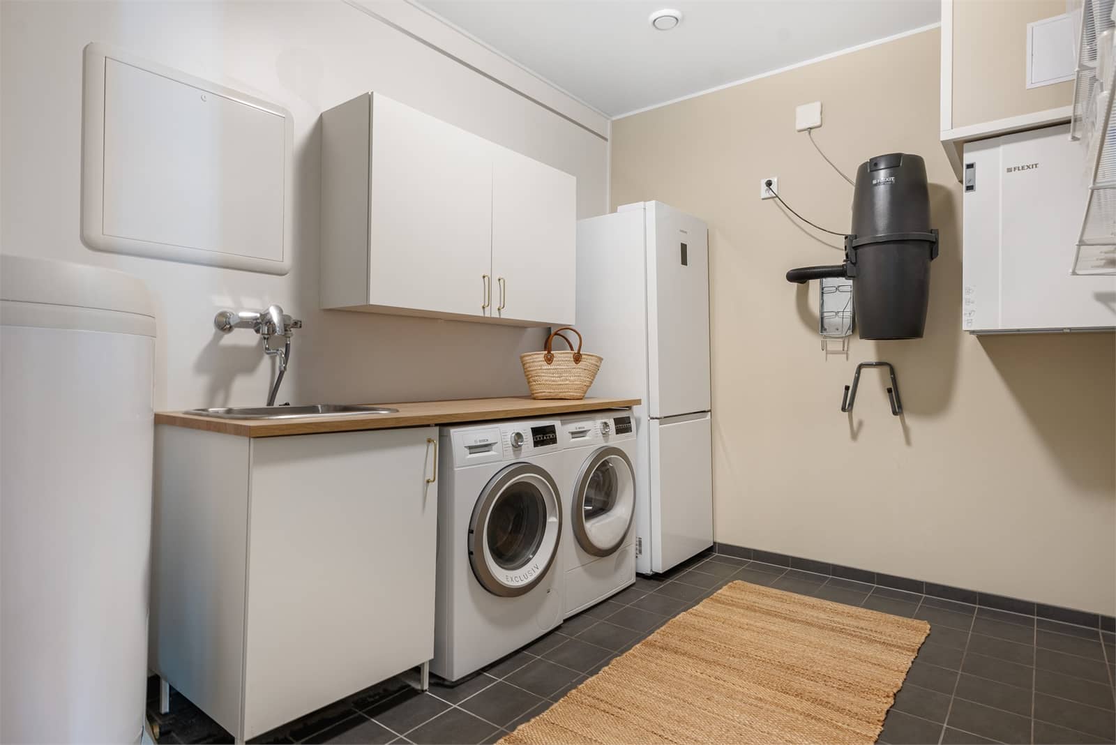 Steinråsa 51B, ERDAL