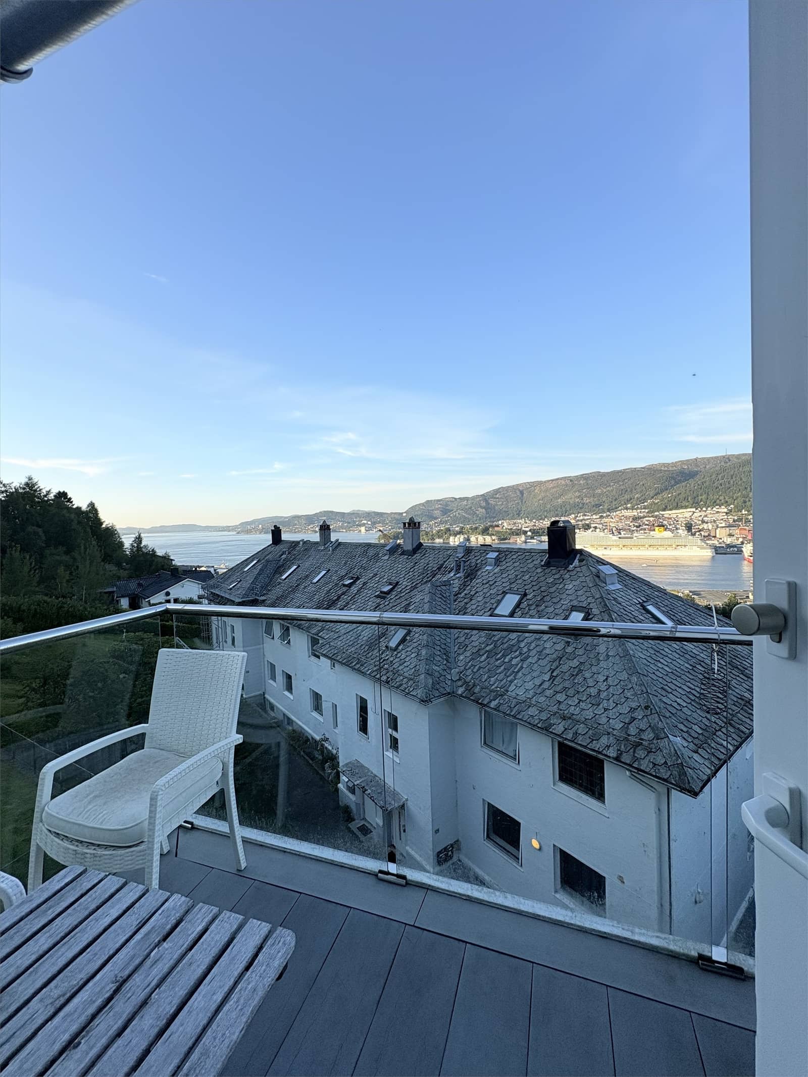 Øvre Stadionveien 102, LAKSEVÅG